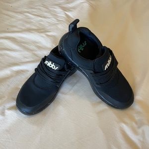Snibbs Black Size 5.5